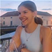 Online Chemie-Nachhilfe mit privatem Lehrer Louisa